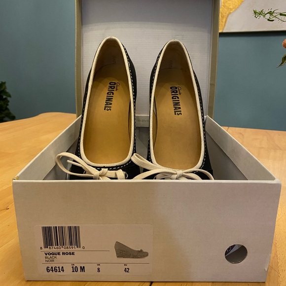 New in box,  Clark’s Originals- Vogue Rose Crepe Wedge Heels!! - Picture 6 of 7